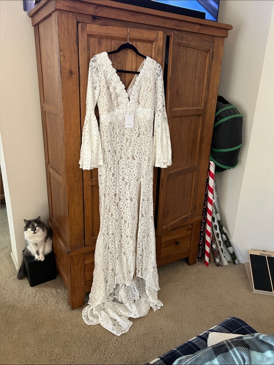 Lulus Dresses & Skirts - Lulu's Ivory Floral Lace V-Neck Long Sleeve Wedding Gown